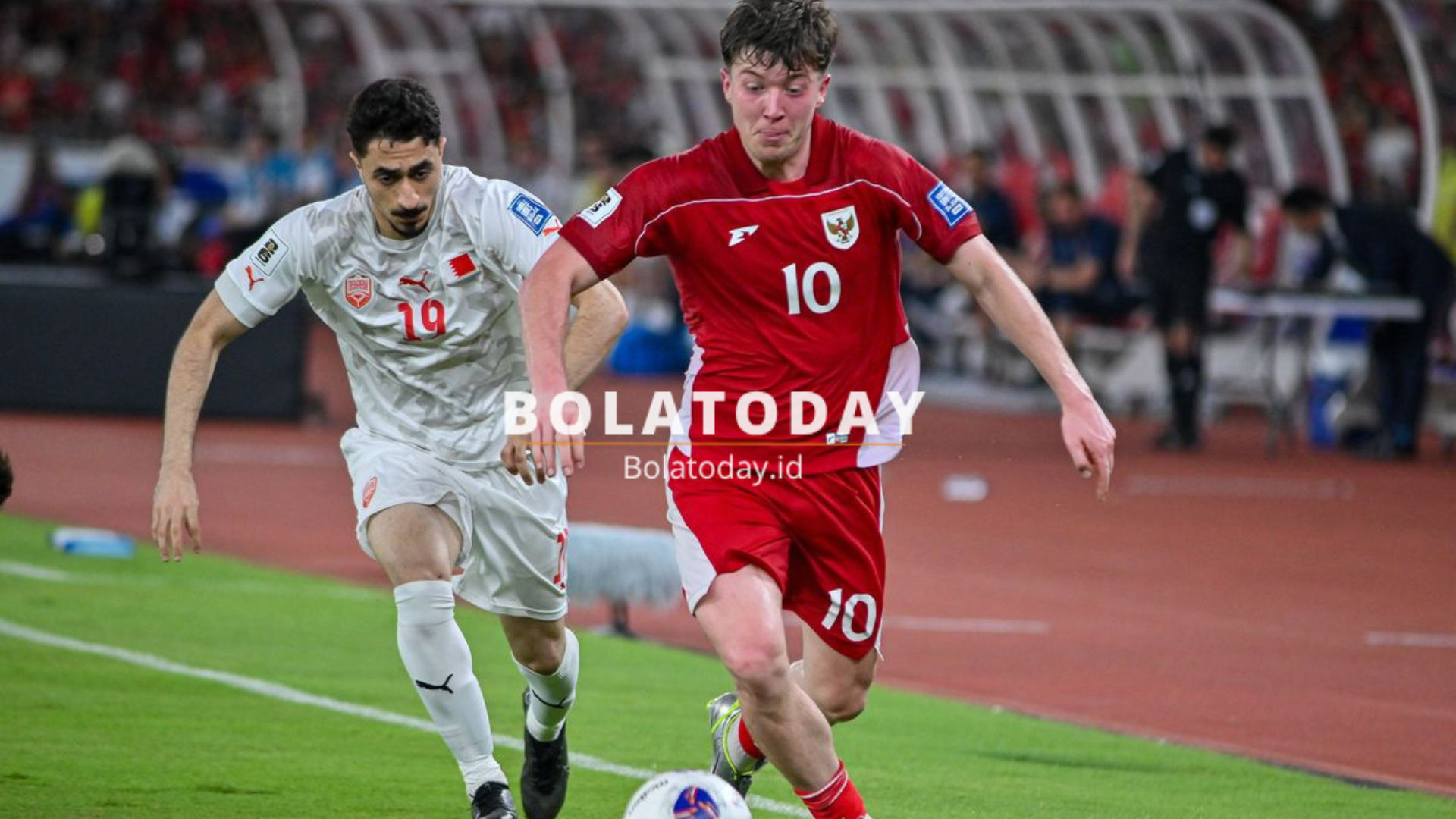 (Foto Di Ambil Ole Romeny Duet Dengan Pemain Bahrain ,Lanjutan Kualifikasi Piala Dunia 2026 ,Dok bolatoday.id)