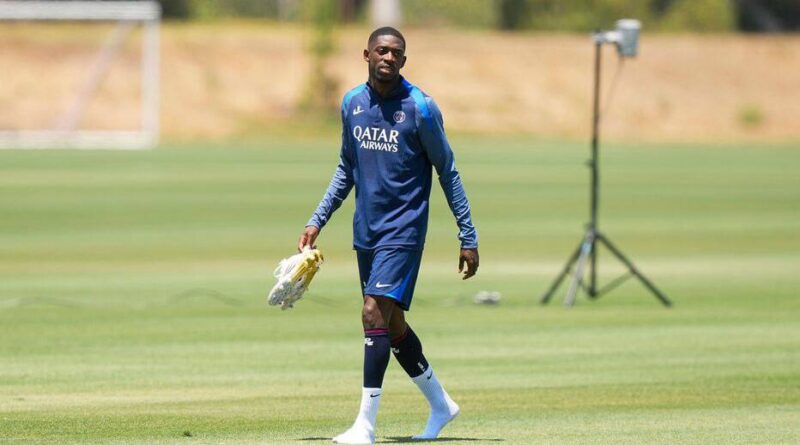 Ousmane Dembele saat latihan bersama PSG, tampil fokus dan siap membawa performa terbaik musim ini untuk menjadi kandidat Ballon d'Or.